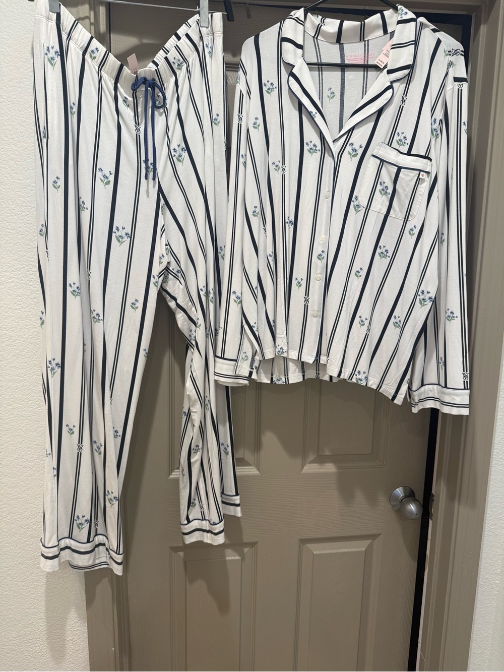 Striped Floral women Pajama Set - White and Navy